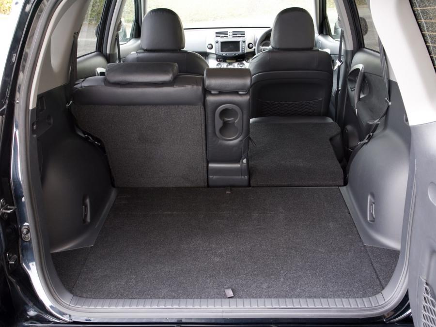 Toyota RAV4 2010 года  (UK) (фото 2 из 27)